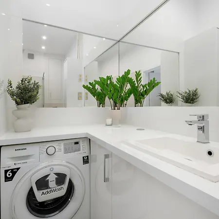 Stylish Located In The Old Town Close To Attractions By Renters Daire Wroclaw