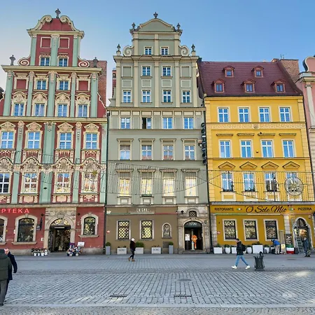 Stylish Located In The Old Town Close To Attractions By Renters Breslavia