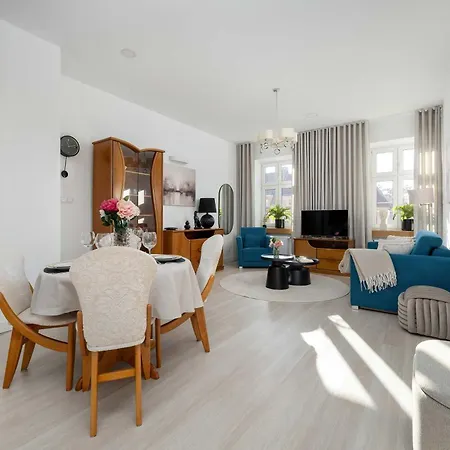 Stylish Located In The Old Town Close To Attractions By Renters Апартаменты