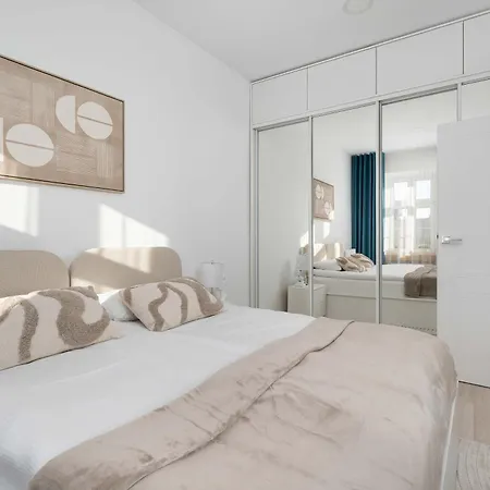 Stylish Located In The Old Town Close To Attractions By Renters فروتسواف